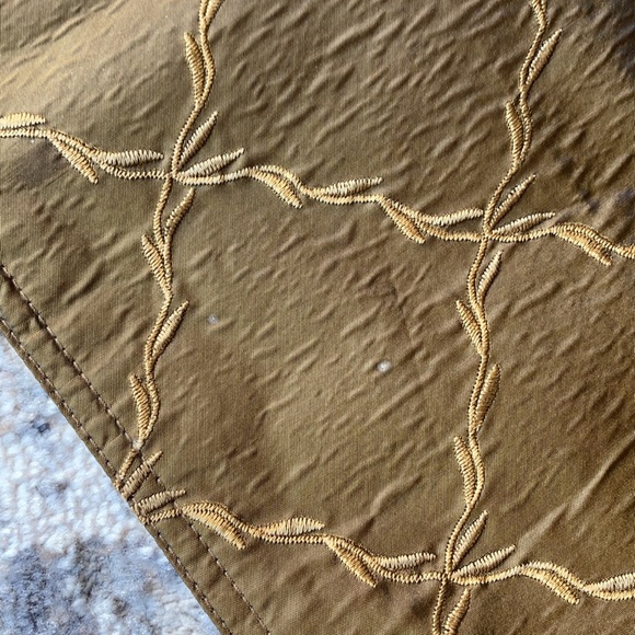 Table Runner - Picture 6 of 9